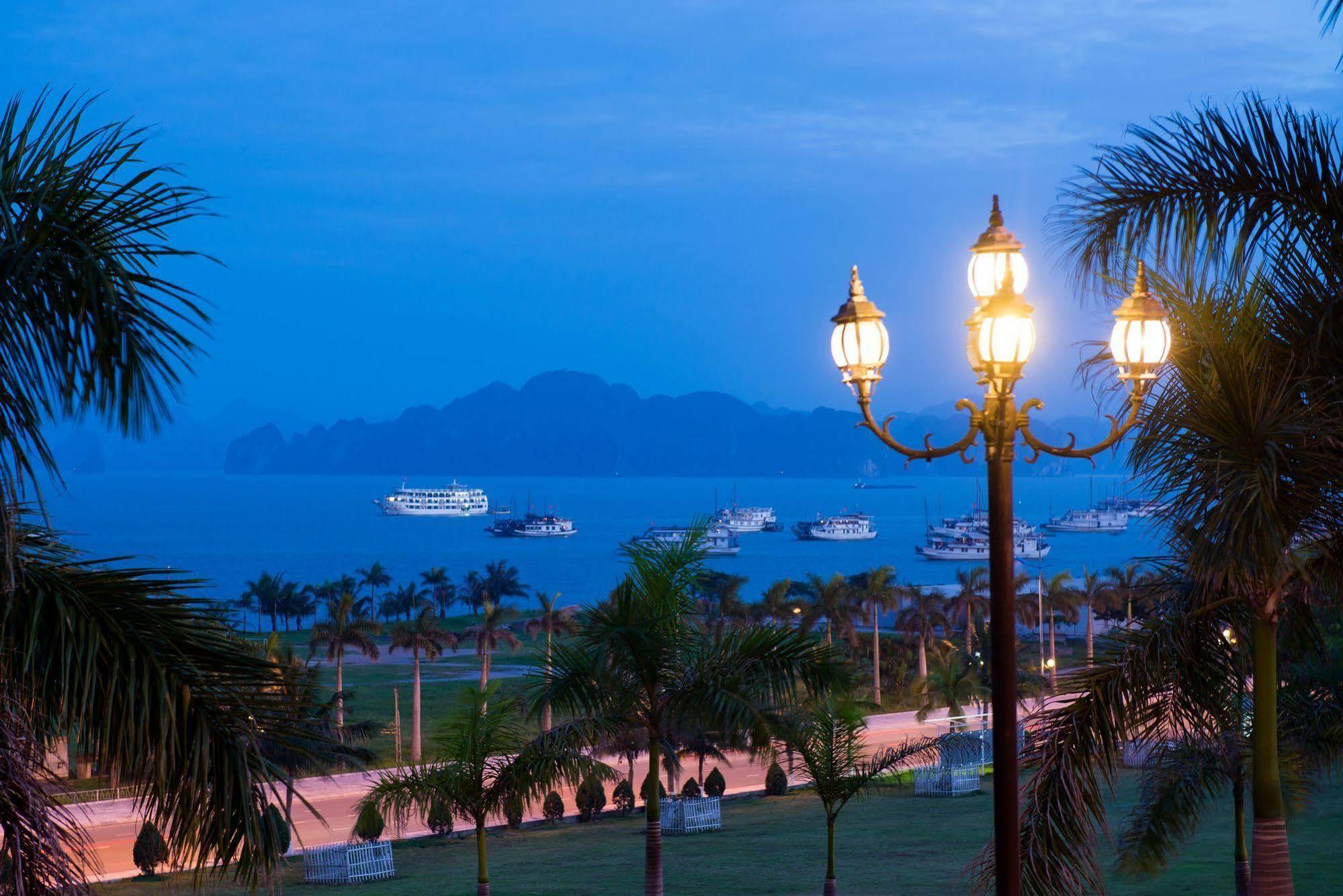 Royal Villas Halong Ha Long Buitenkant foto
